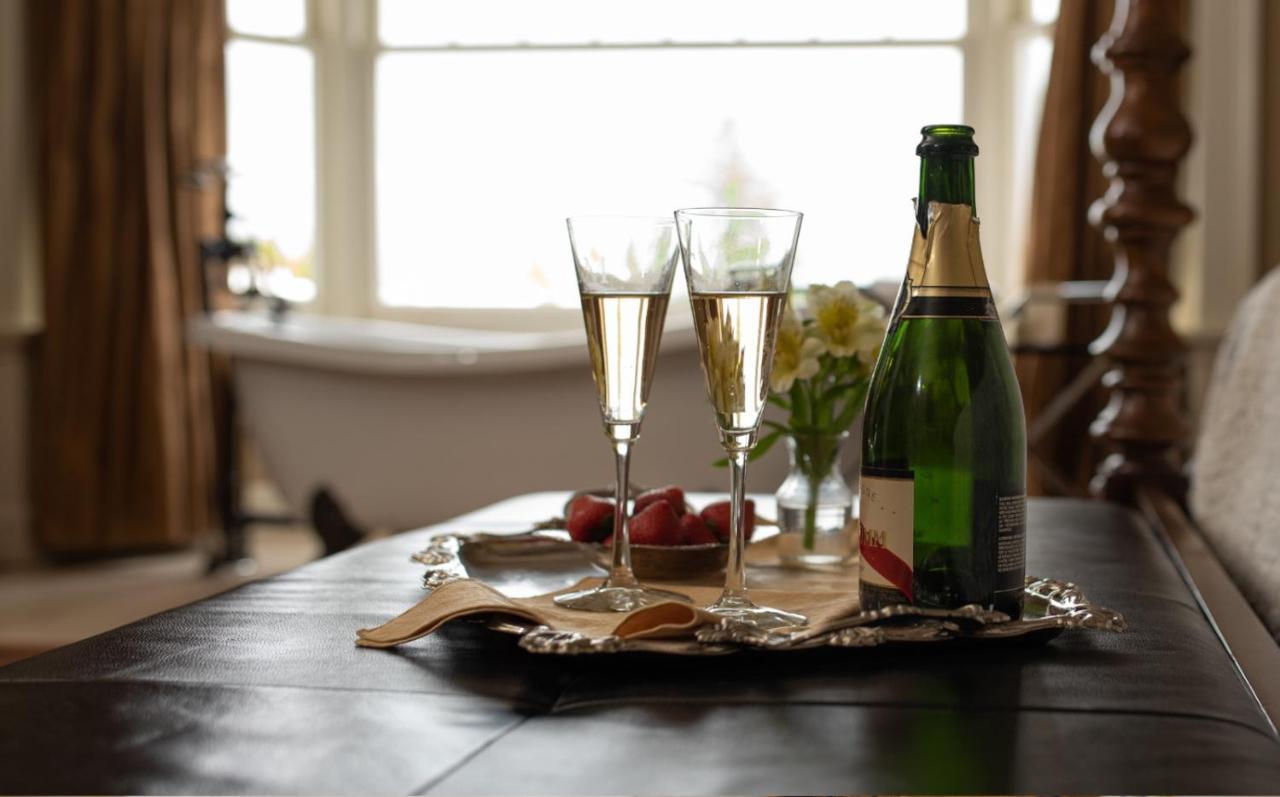 Crown Mansion Boutique Hotel & Villas クアリカム・ビーチ エクステリア 写真